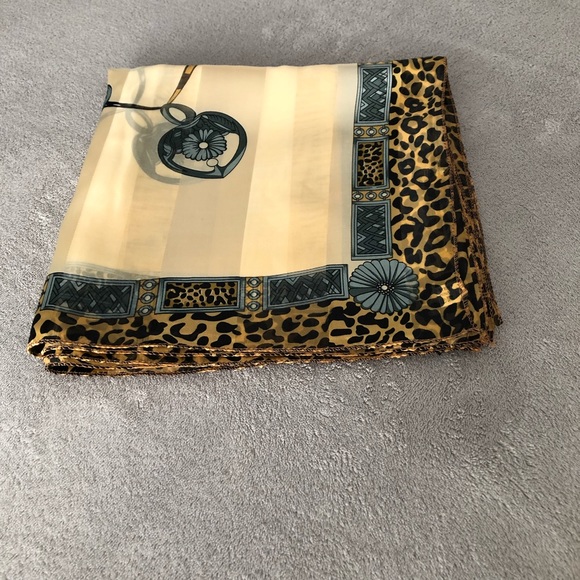 ANIMAL & MEDALLION PRINT SQUARE SCARF-BLACK, GOLD - Picture 3 of 8